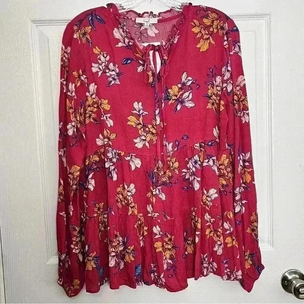 EASEL Raspberry Baby Doll Floral Top | size small